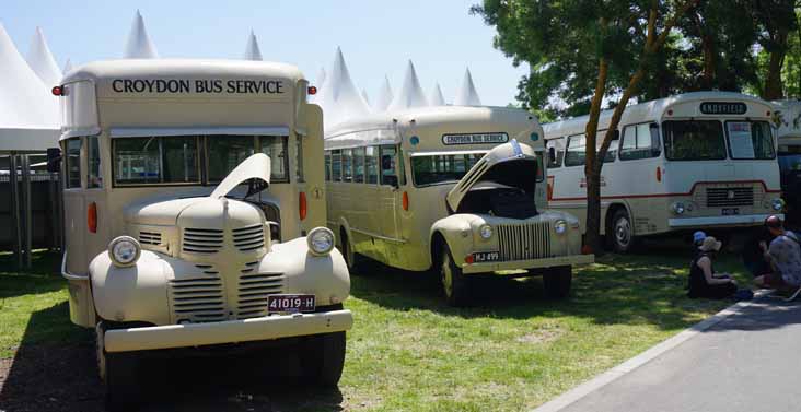 Croydon Bus Service & Invicta display